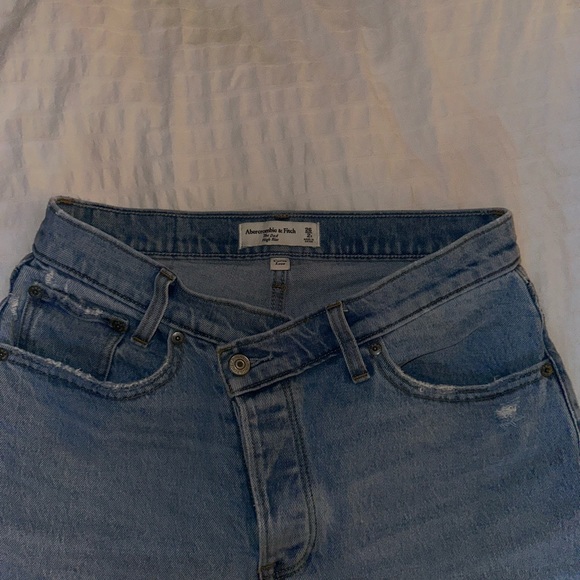 Abercrombie and Fitch curve love high rise dad jean light wash - Picture 3 of 5